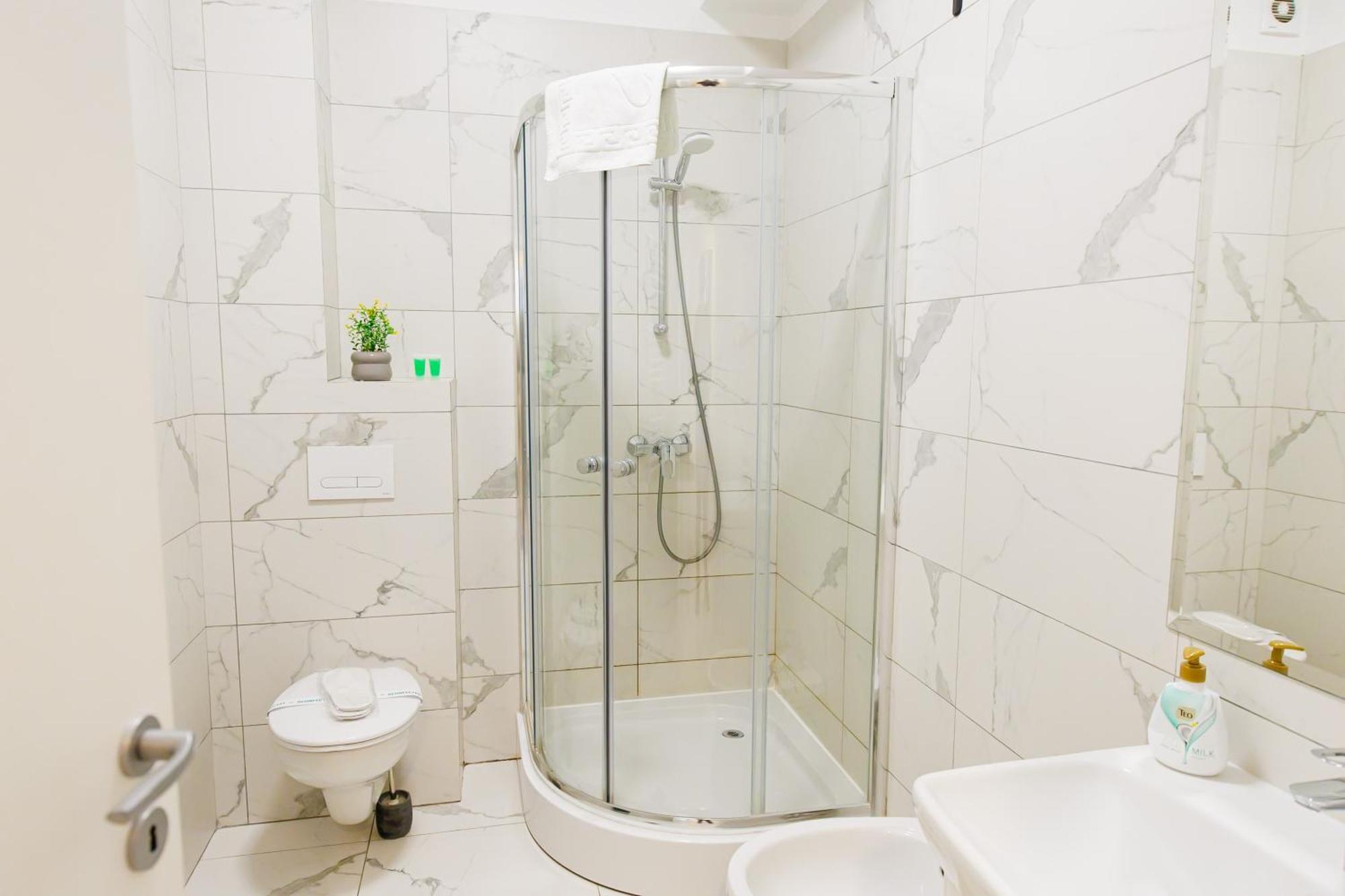 17 Zimbrului Residence At Lazar Towers Palas Iasi Luaran gambar